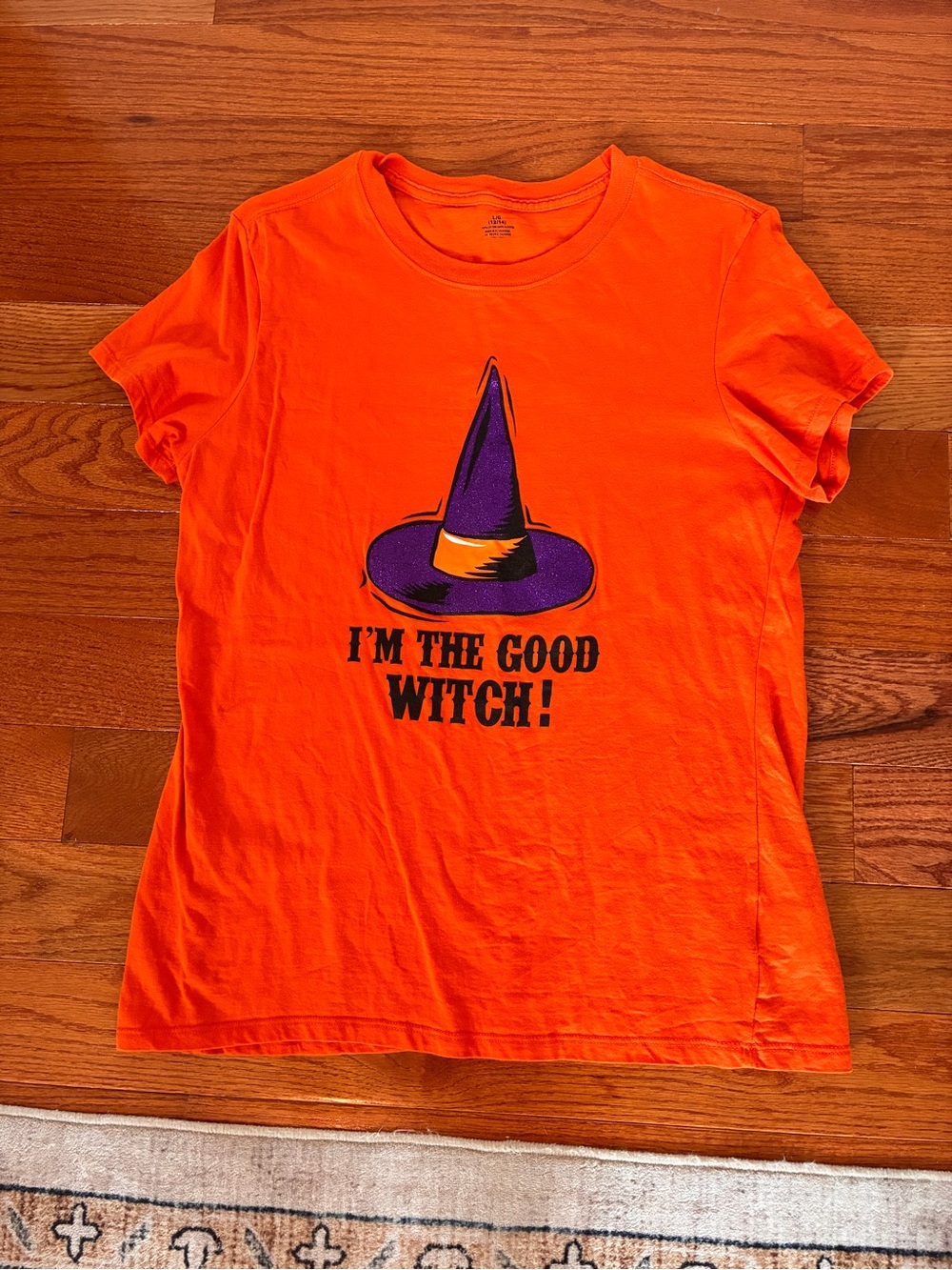 Orange Halloween 'I'm The Good Witch!' Graphic Tee - size L - glitter hat